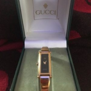 GUCCI 1500L ✸  BRACLET WATCH w/ORIGINAL BOX